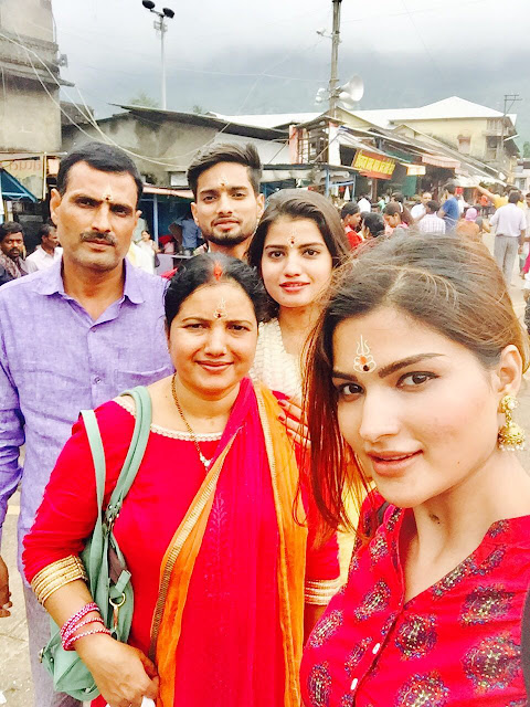 Sanjna Singh Family,